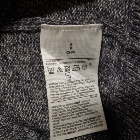 Men's Banana Republic sweater - Picture 3 of 3